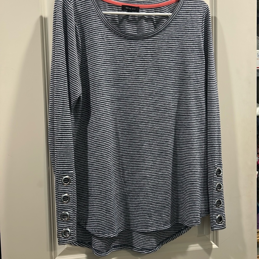 Verve Ami Striped Tee long sleeves eyelet applique rayon blend hi/lo stretchy L